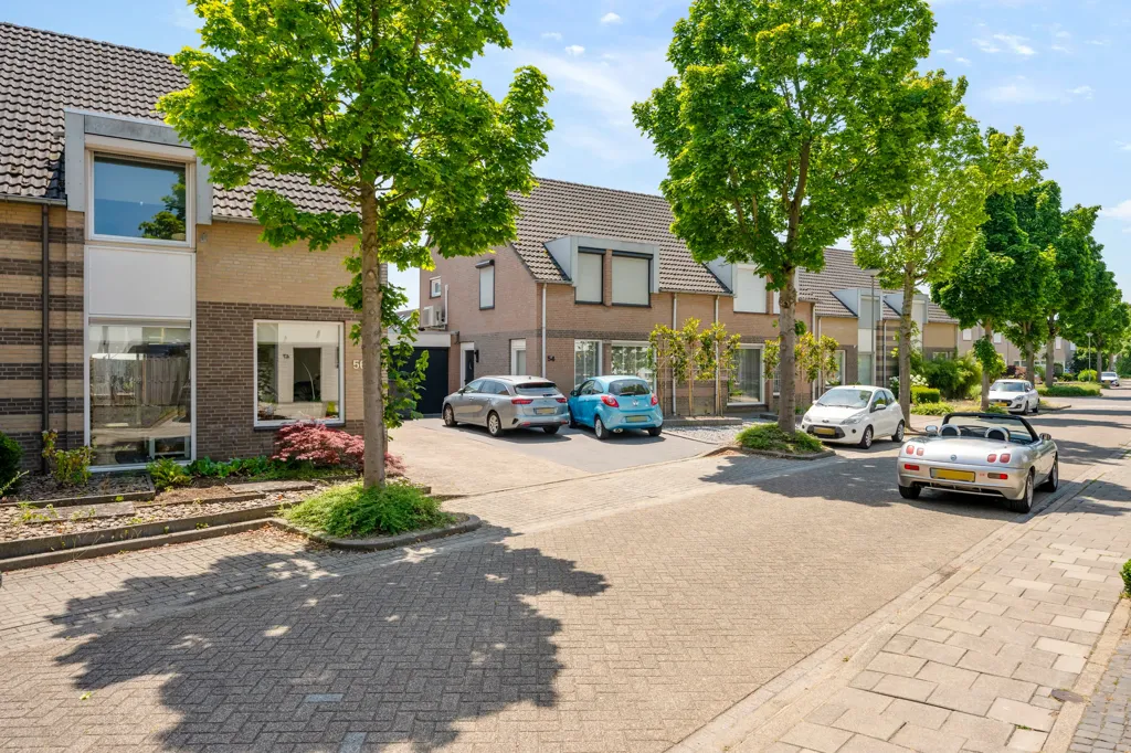Välivaade - Spacious House with Deep Garden in Born