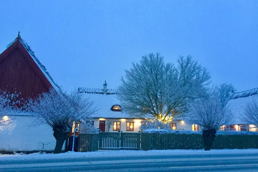 Välivaade - Scandi Farmhouse with Pool and Views in Ystad