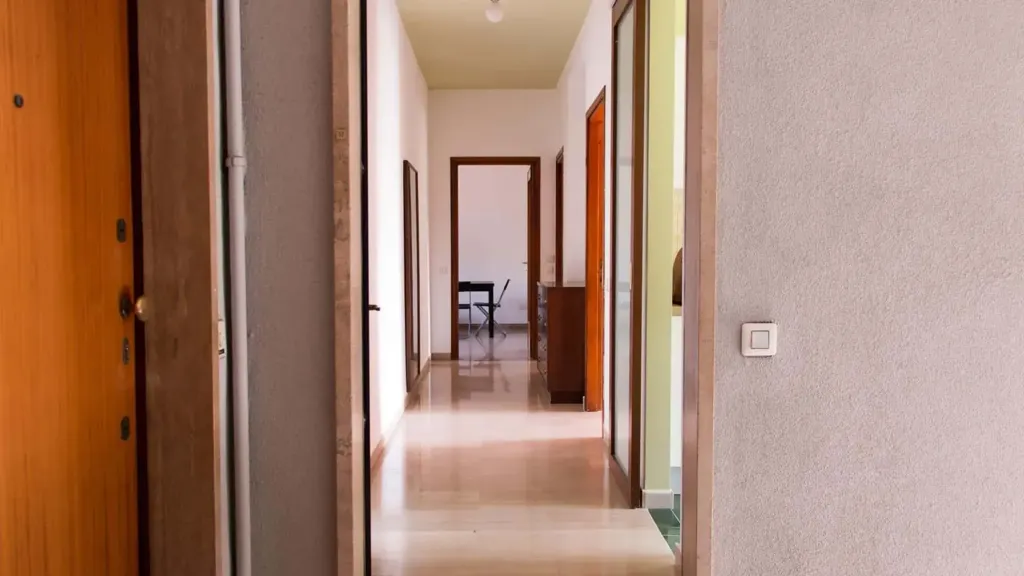 Entrée - Modern Studio with Balcony in Milan