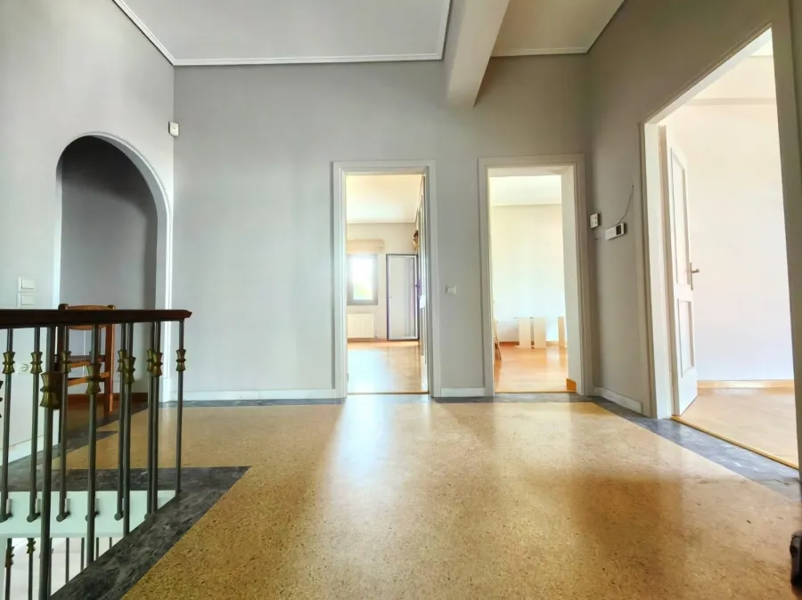 hallway_entrance