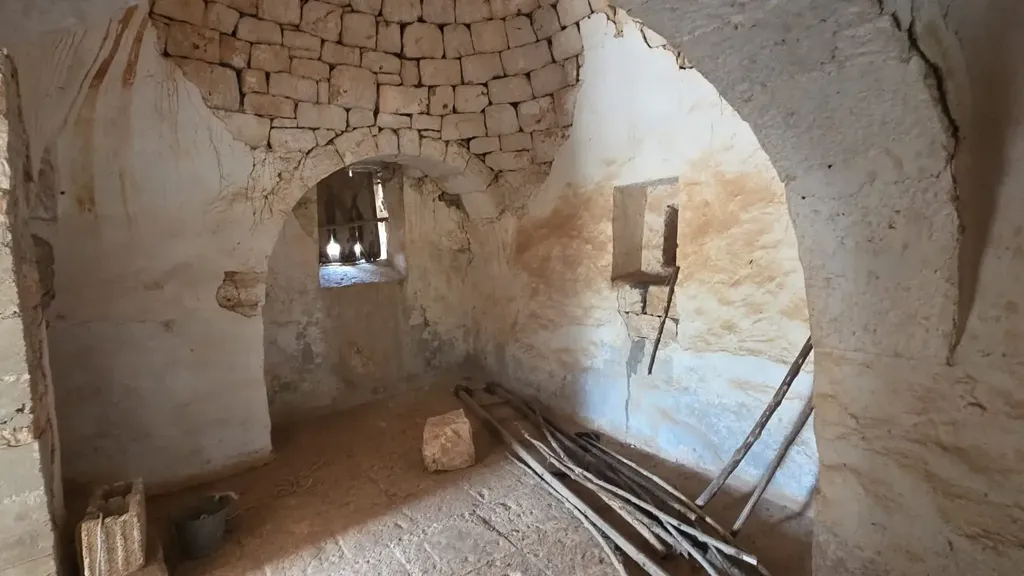 Rooms - Trullo Complex for Renovation in Ostuni