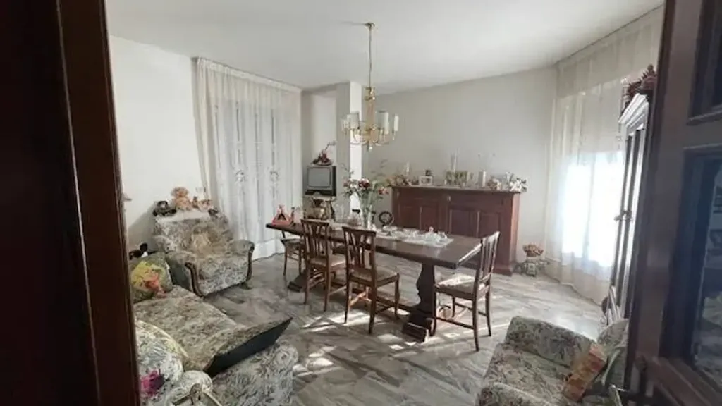 Söögituba - Apartment with Cellar in San Giustino