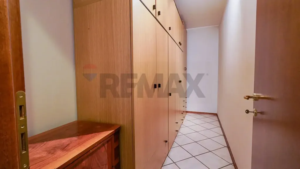 hallway_entrance