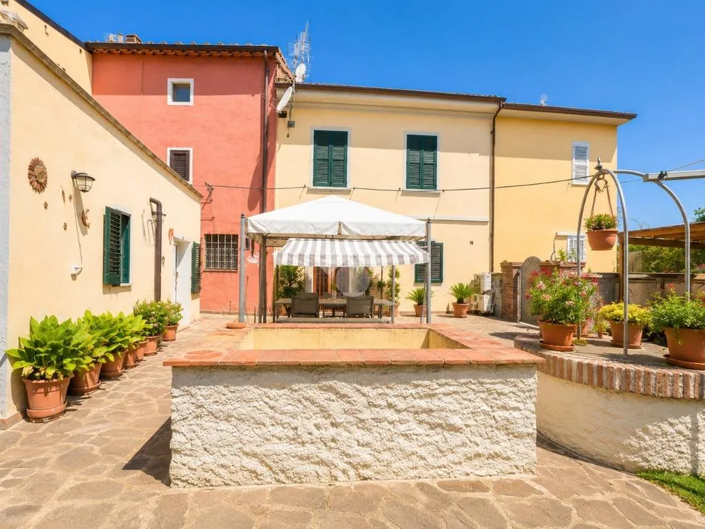 Aed - Semi-detached House with Garden in Pontasserchio