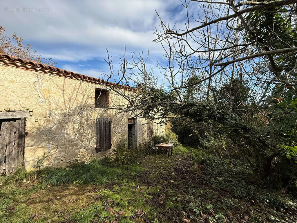 3-toaline maja asukohas Saint-Sylvestre-Sur-Lot