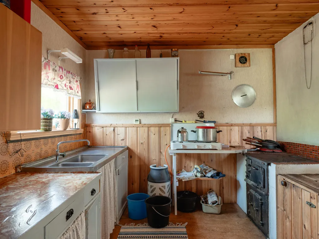 Cuisine - Cottage with Lake View near Brintbodarna