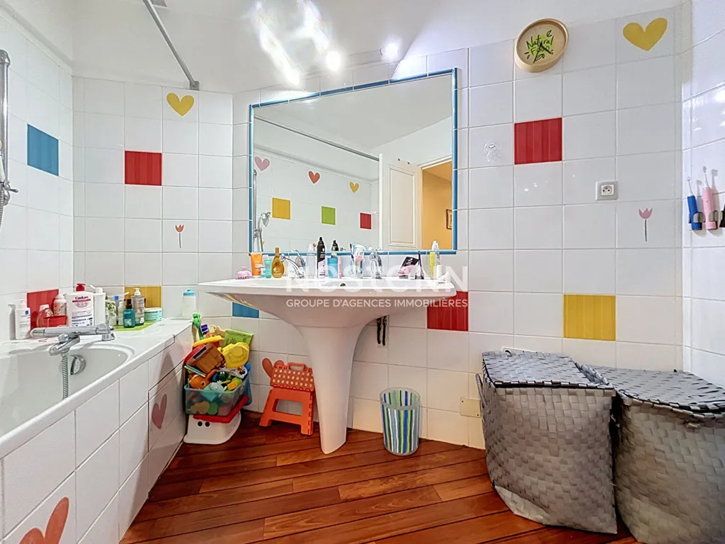 Bagni - 6-Piece House with Terrace at Meudon
