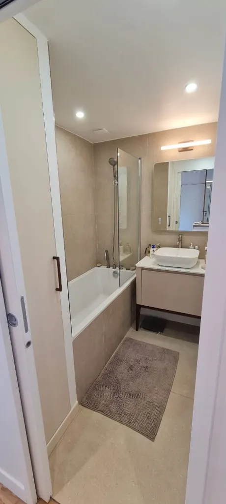 Salles de bain - Appartement Rénové avec Vue sur Paris à Suresnes
