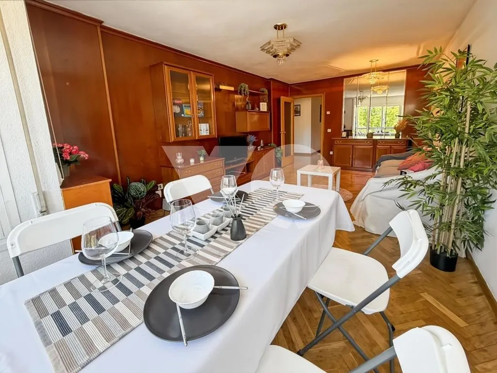 Salle à manger - Luxury Apartment with Pool in Las Rosas, Madrid