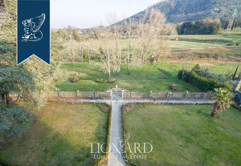 Aed - Refurbished Luxury Villa with Park in Lucca