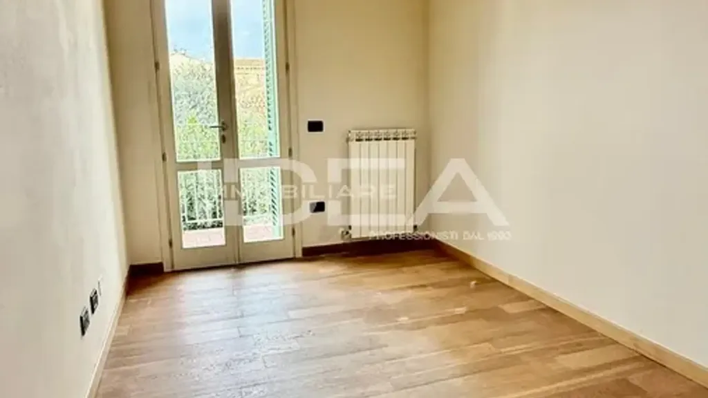 Rooms - Contemporary Villa with Balconies in Lucca
