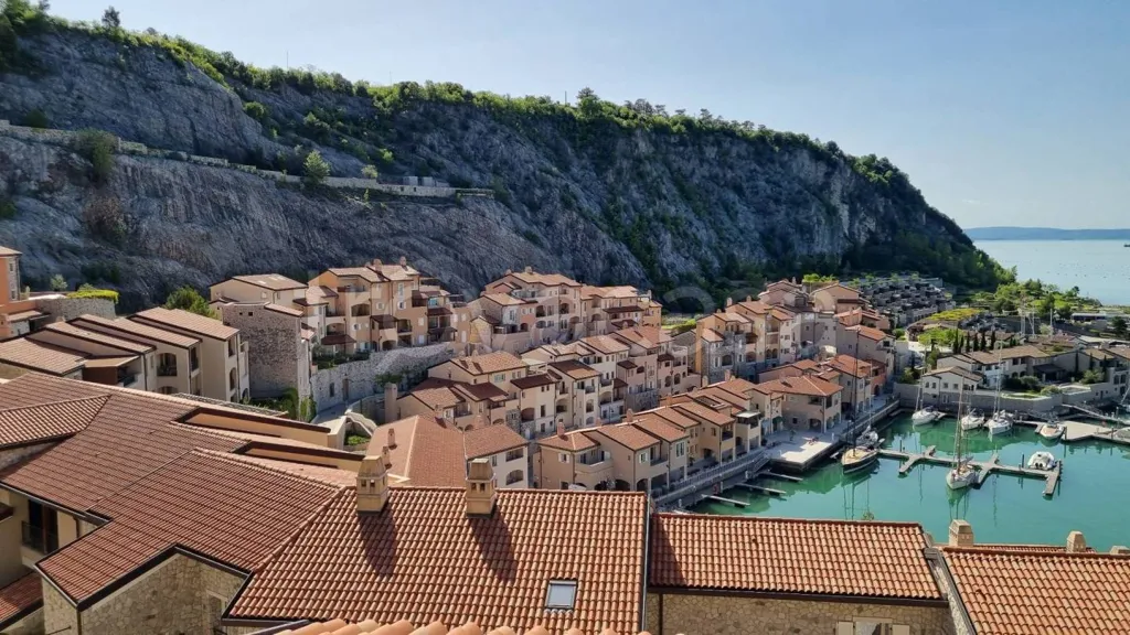 Apartment with Sea View Terrace in Duino Aurisina