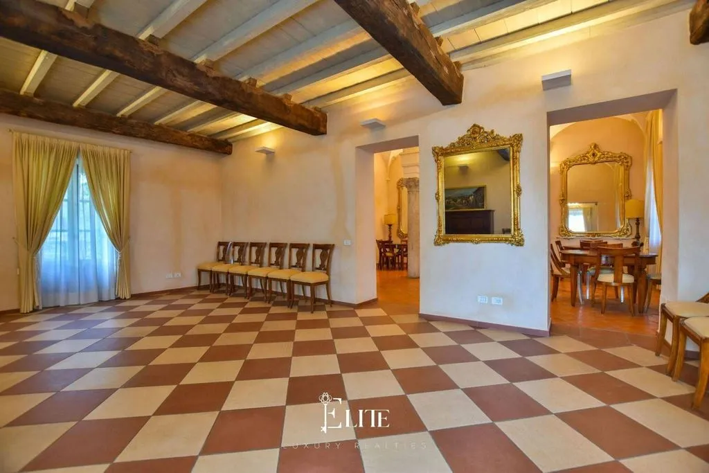 Söögituba - Historic Villa with Private Garden in Azzate