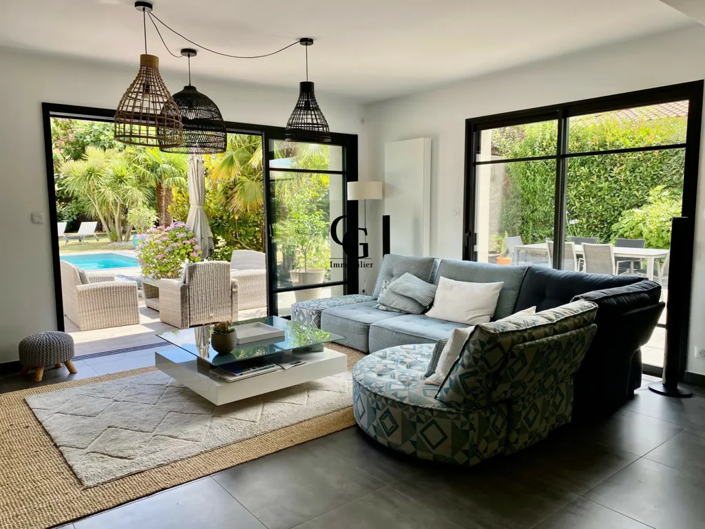 Elutuba - House with Pool and Garden in Haute-Goulaine