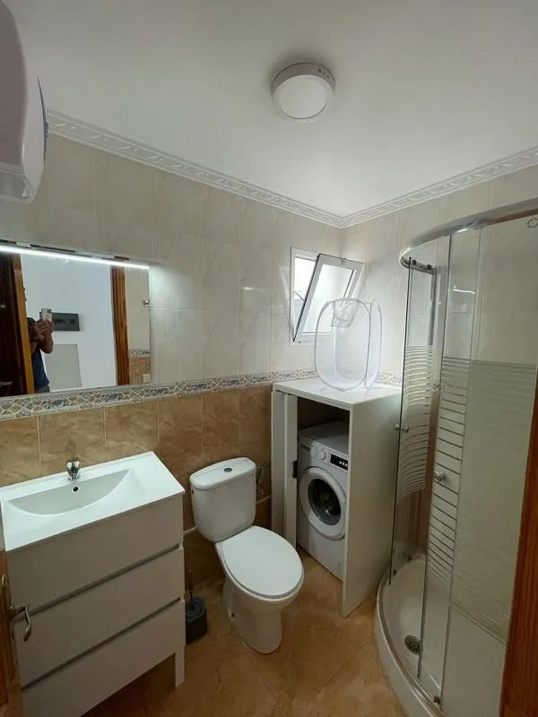 Bagni - Spacious Flat with South Orientation in Calle Almagro