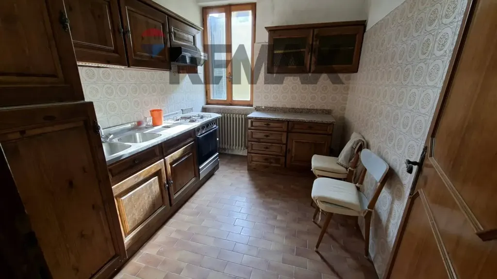Cucina - Appartamento al piano terra con balcone nel centro storico di Ranzanico