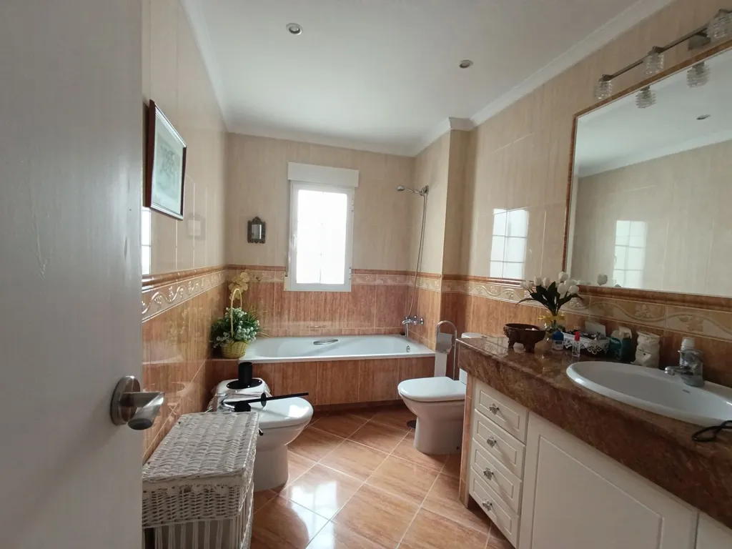 Salles de bain - Fully Furnished Flat with Balcony in Centro-Calatrava