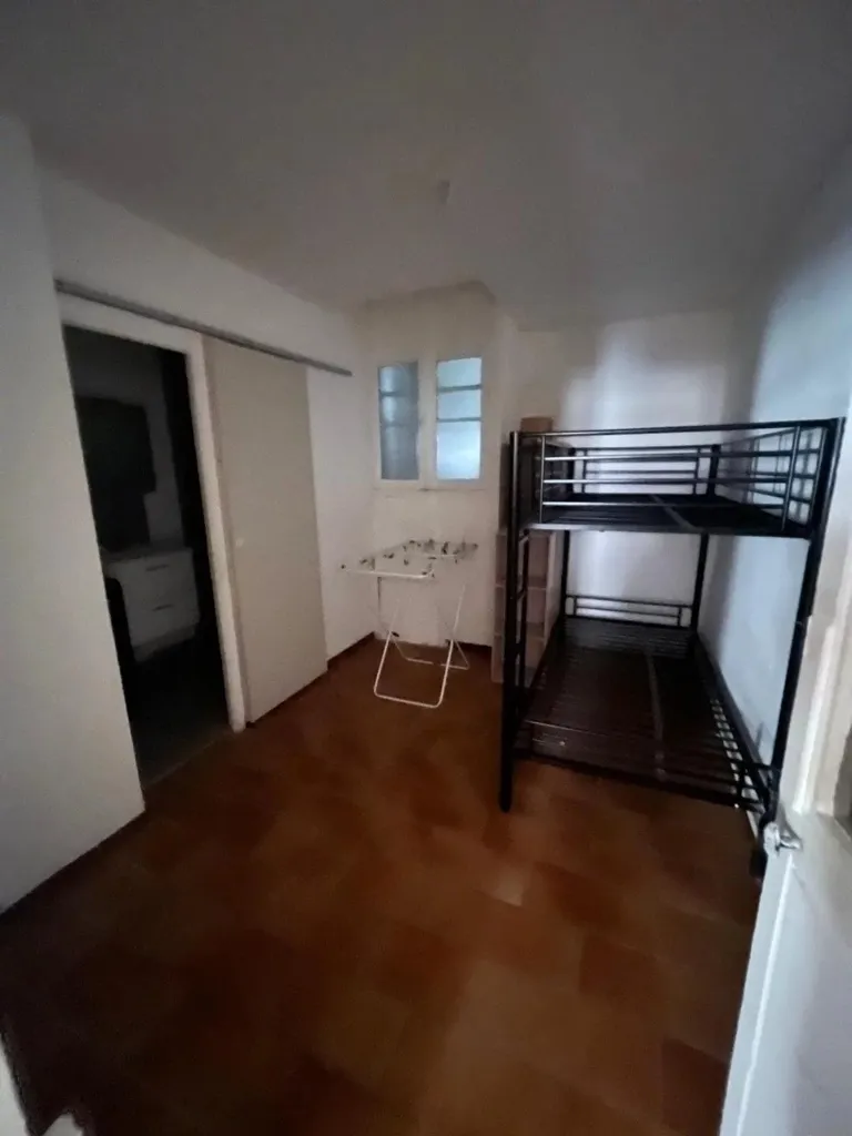 Chambres - Appartement T2 au 1er Étage à Perpignan