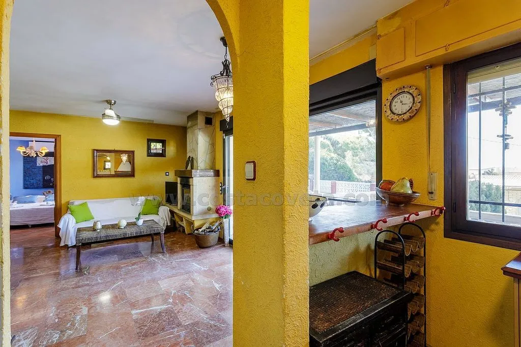 Söögituba - Chalet with Pool and Terrace in Calle D'osca