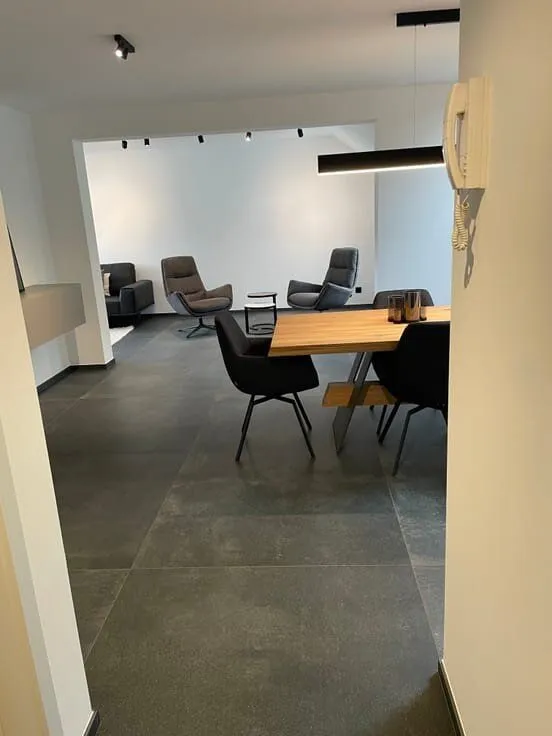 Salle à manger - Duplex Rénové avec Balcon Sud à Louer
