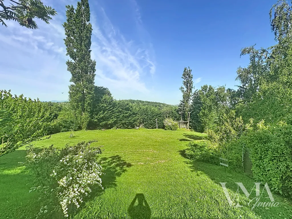 Aed - House with Garden on Large Parcel in Lissieu