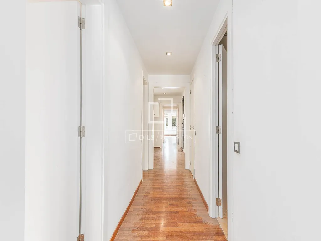 Entrée - Bright Apartment with Terrace in Barcelona