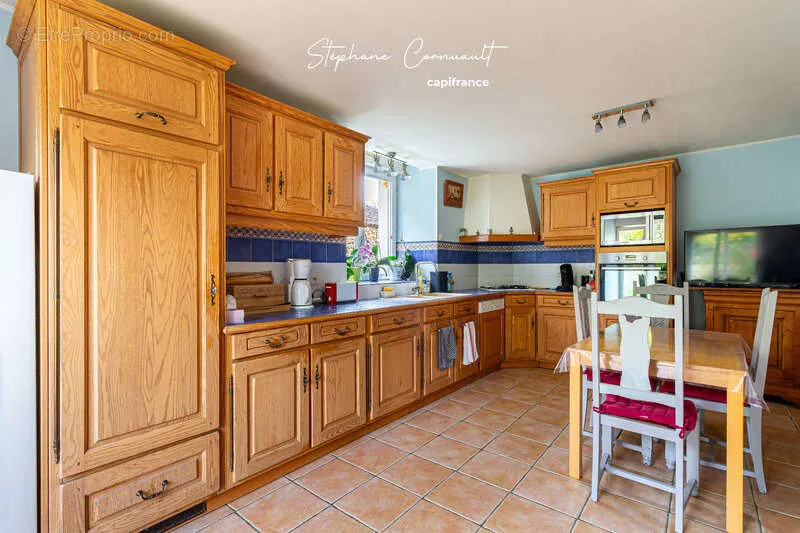 Cuisine - Ensemble de Maisons avec Piscine dans un Hameau Paisible