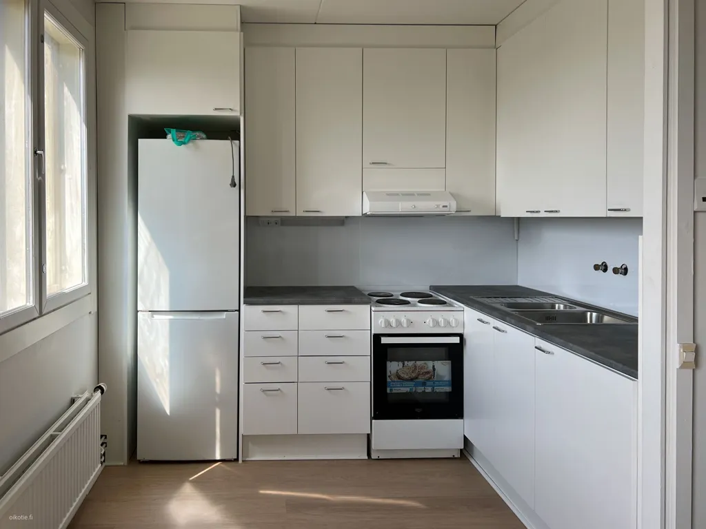 Köök - Bright Studio Flat with Balcony in Suvela, Espoo