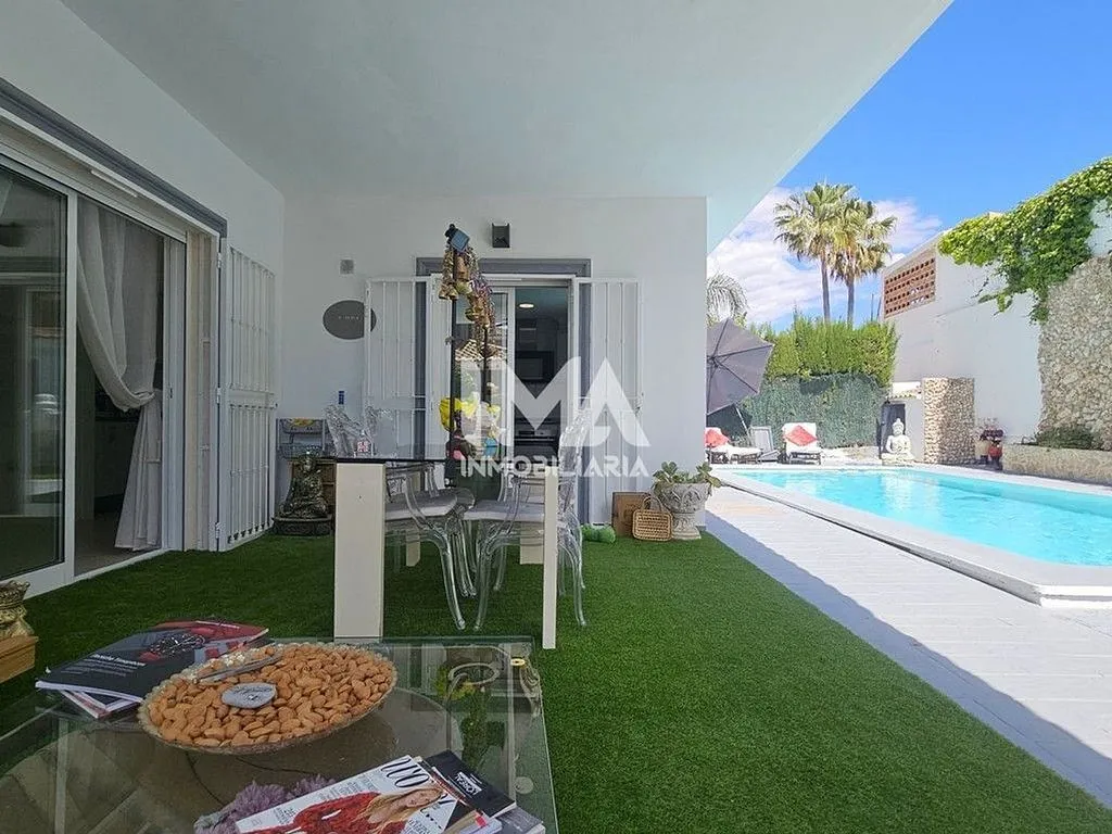 Pool - Chalet with Pool and Terrace in Montepilar