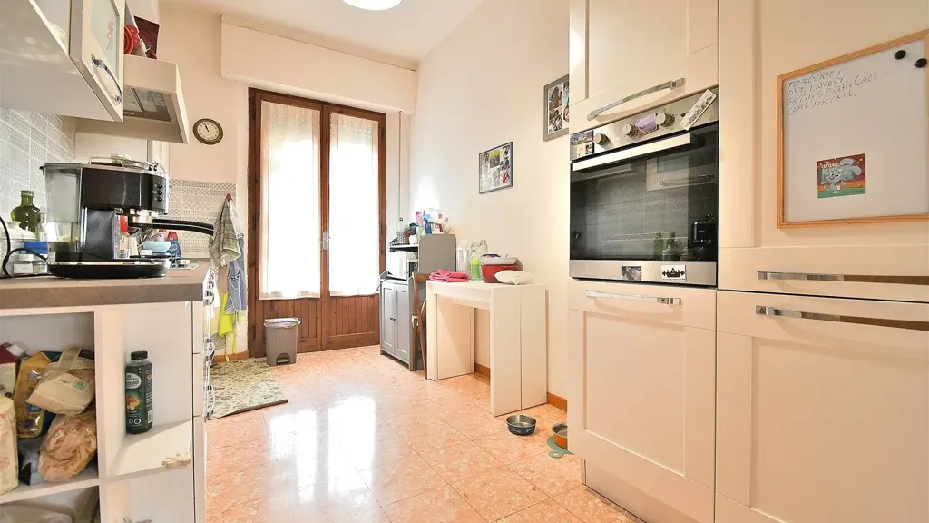 Cuisine - Rustic Apartment with Terrace in Siena