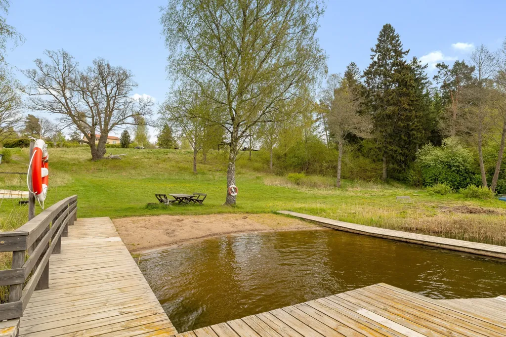 Bassein - Waterfront Plot with Development Potential in Åkersberga