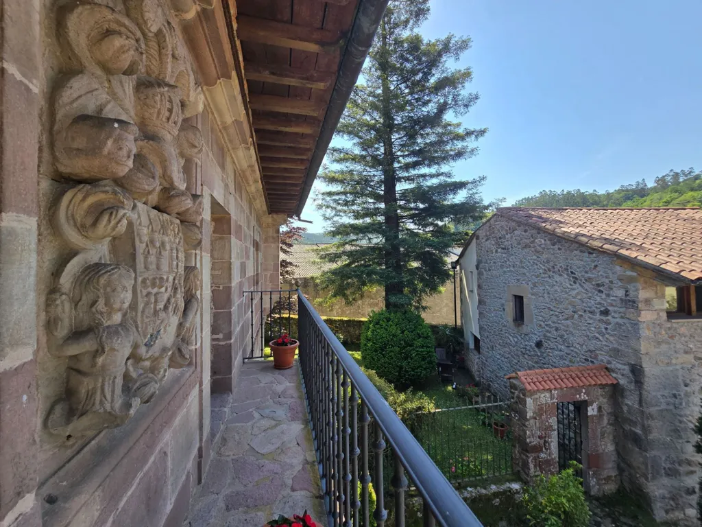 12-room house in Valdáliga