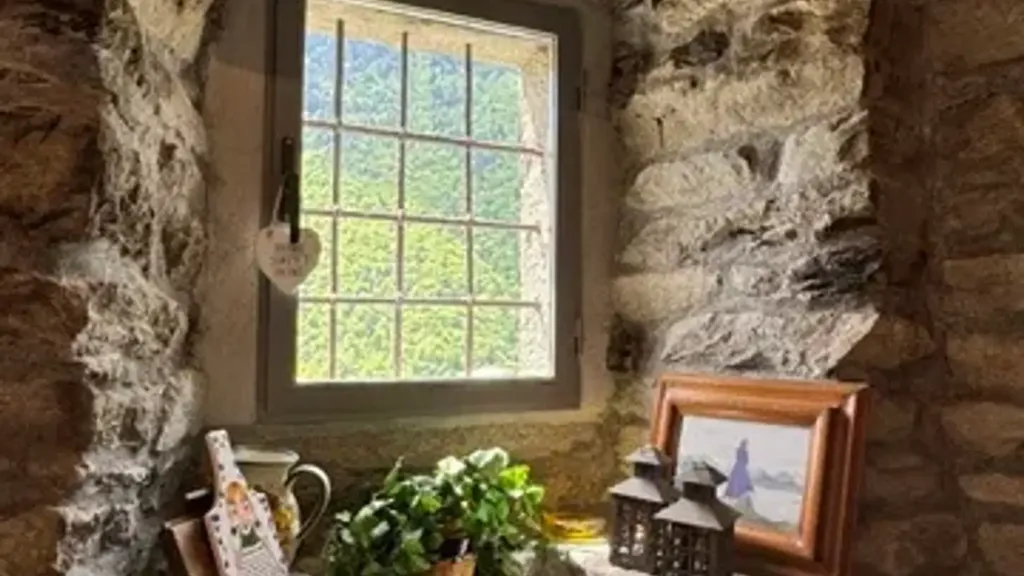 Pièces - Restored Fortified House in Varzo