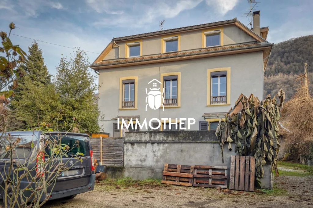 Välivaade - Charming Flat in Historic House, Domène