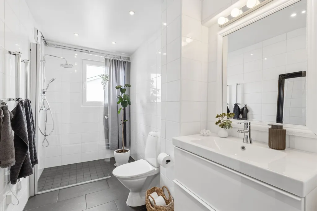 Bathrooms - Family-Friendly Semi-Detached House in Taberg