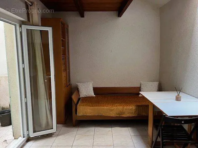 Chambres - Studio en Centre-Ville avec Terrasse à Lodève