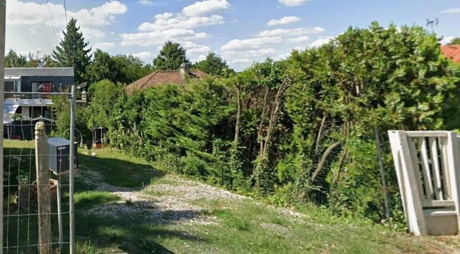 Välivaade - Buildable Plot with Garden in Arpajon