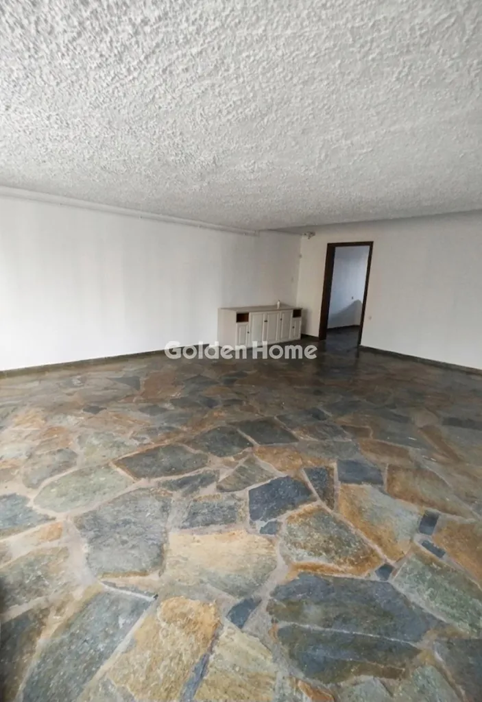 Living Room - Ground Floor Apartment with Garden in Anavyssos Centre
