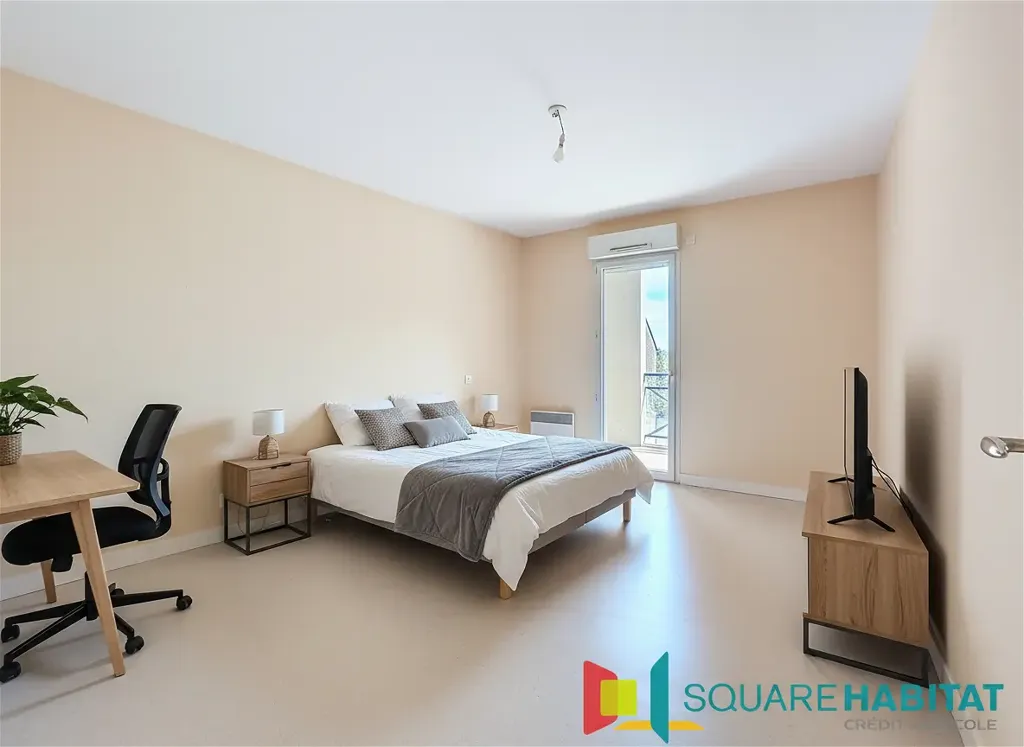3-Bed Apartment with South-Facing Balcony in Angers