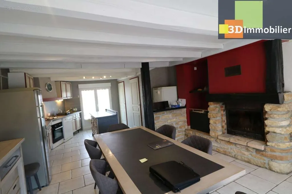 Sala da pranzo - Spacious House with Garden in Chaussin