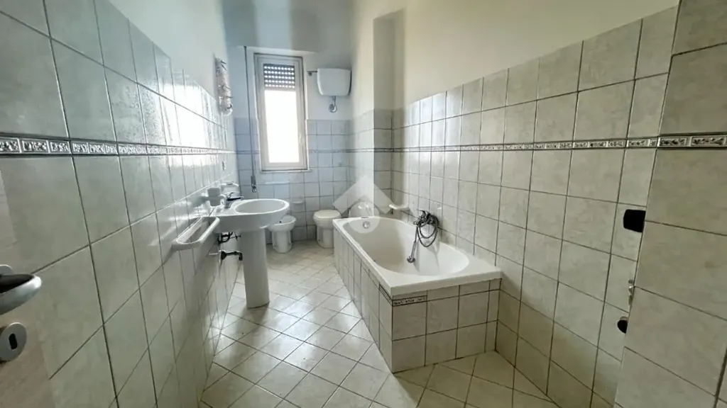 Bathrooms - Four-Bedroom Apartment with Sea View in Agrigento