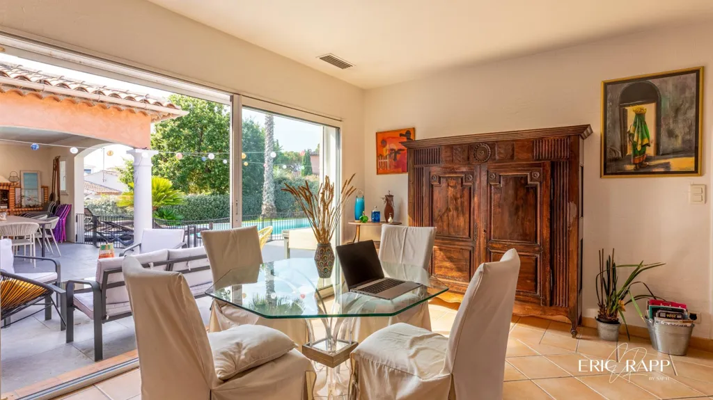 Terrasse - Villa avec Piscine et Jardin à Puget-Sur-Argens