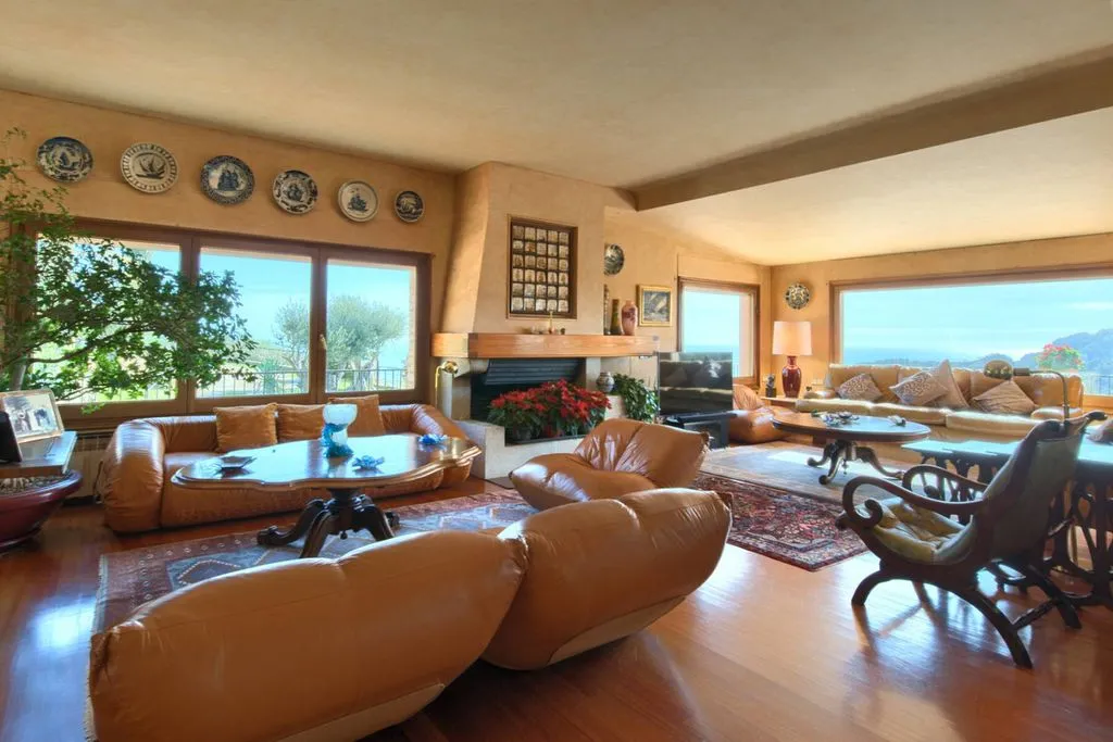 Living Room - Mediterranean House with Sea Views in Begur