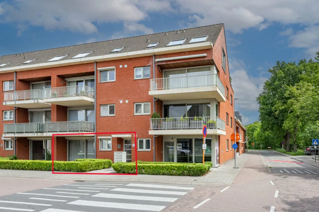 Extérieur - Appartement Équipé avec Terrasse et Parking à Anvers