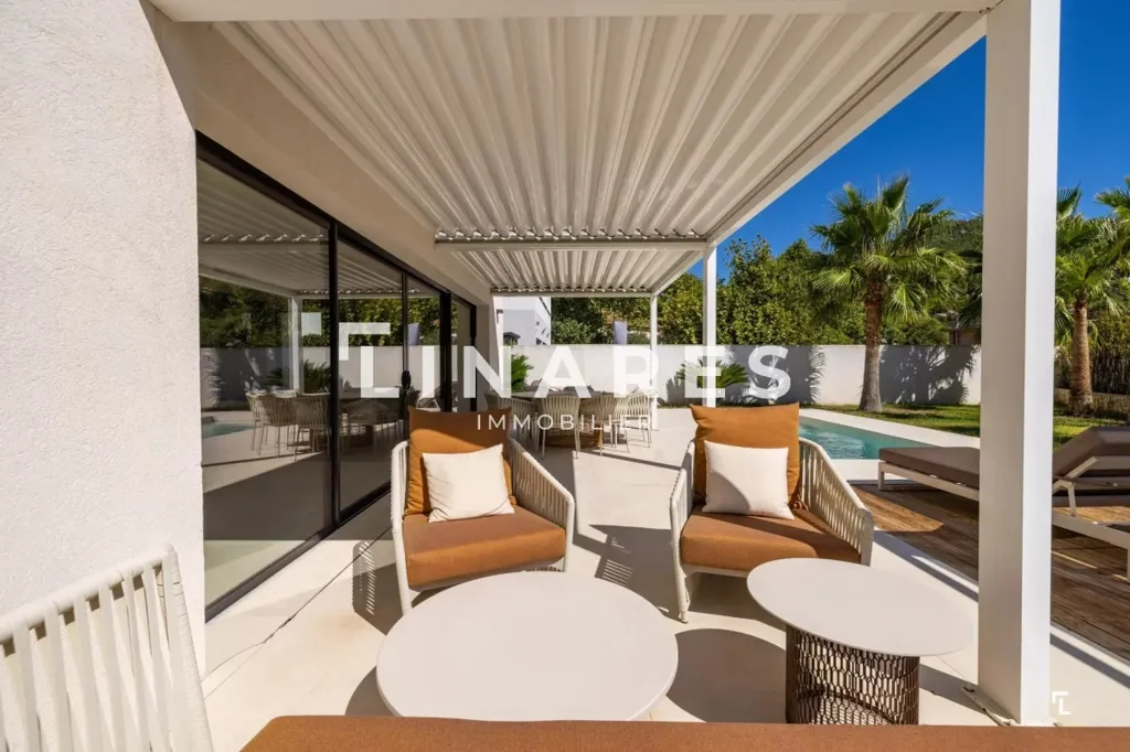 Terrasse - Villa d'Architecte avec Piscine au 9ème Arrondissement de Marseille