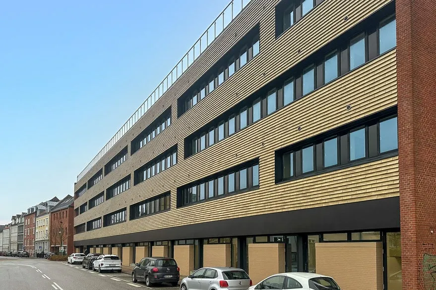 Välivaade - Modern Office with Atrium in Aalborg Centre