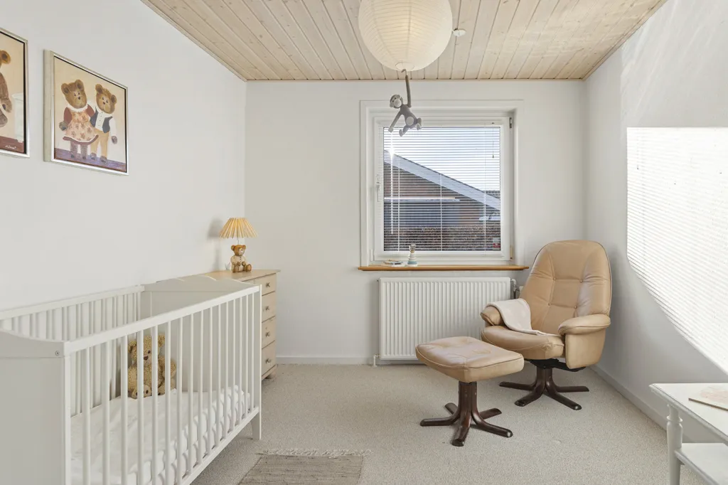 Bureau - Architect-designed Villa with Garden in Ravnshøj