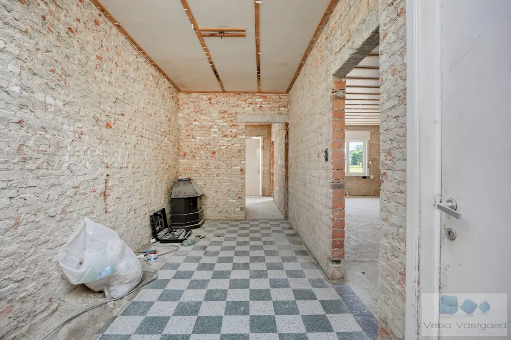 Esik - Renovated House with Garden in Itegem