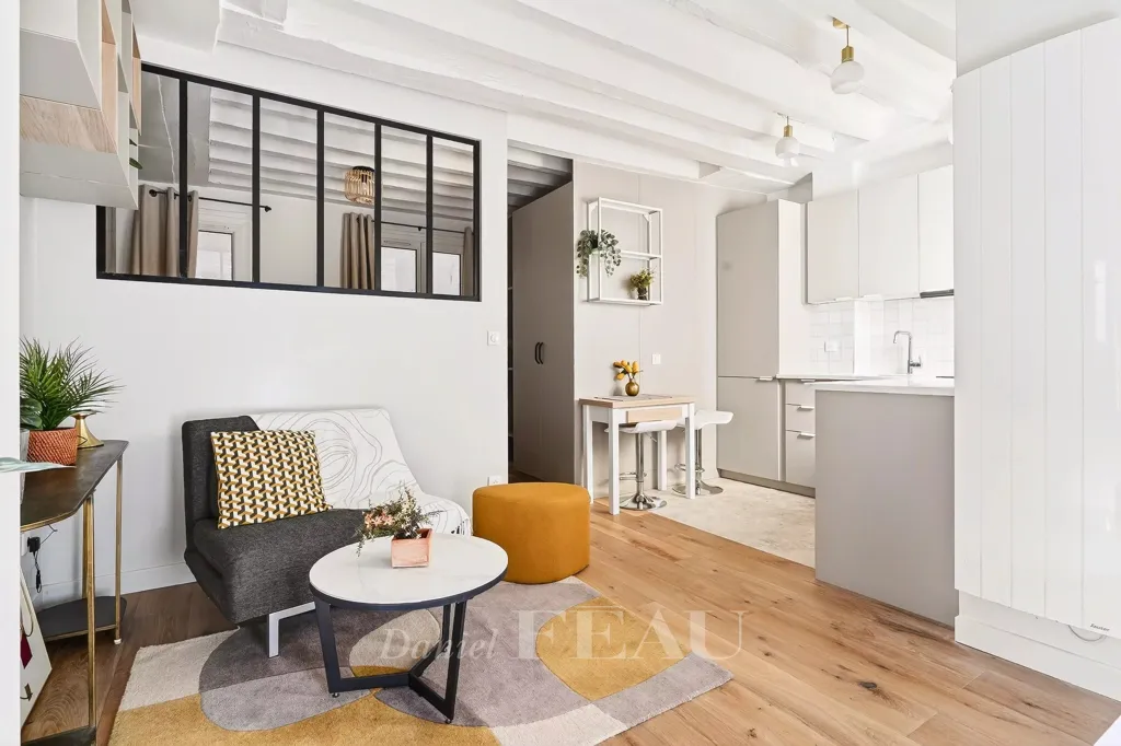 Séjour - Studio Rénové avec Fibre Optique au Marais