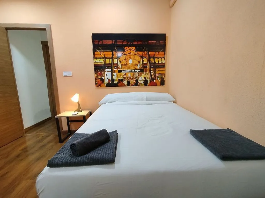 Magamistoad - 7-Bedroom Flat with Terrace in Madrid Centre